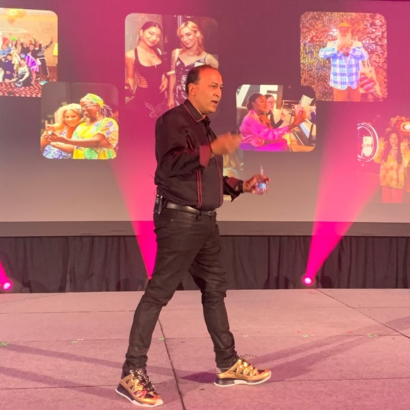 Meet your Posher, Celeste - Picture 2 of 16